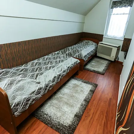 Gardi Apartman Szekszárd Exterior foto